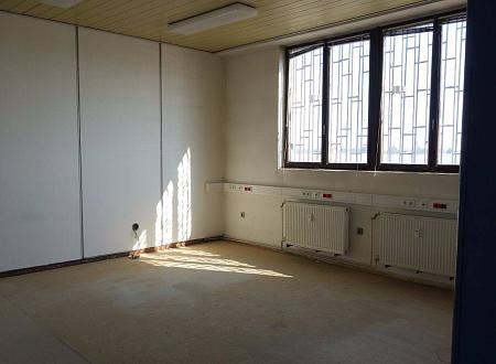 Administratívne priestory 74m2, nízka cena, výhodná poloha, Bratislava