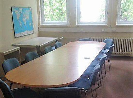 Kancelárske priestory, malé kancelárie 25m2, 27m2, Bojnická, parkovani