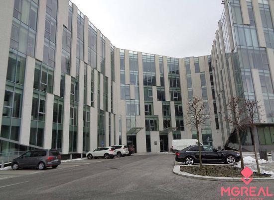 Kancelárie v administratívnej budove Aircraft Bulding