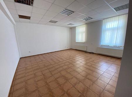Kancelária na prenájom Topoľčany centrum