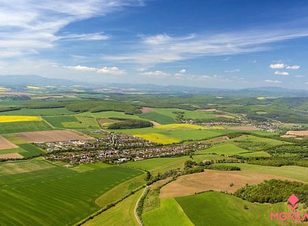 Na predaj pzemok Skačany