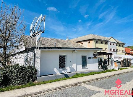 Na predaj kancelárske a obchodné priestory v Partizánskom