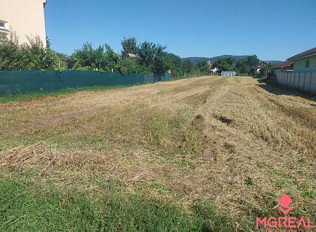 Veľký pozemok pre výstavbu RD Čakajovce (Nitra)