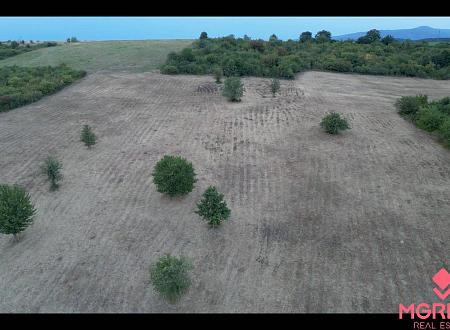 Na predaj pozemok Malé Kršteňany nad nemocnicou