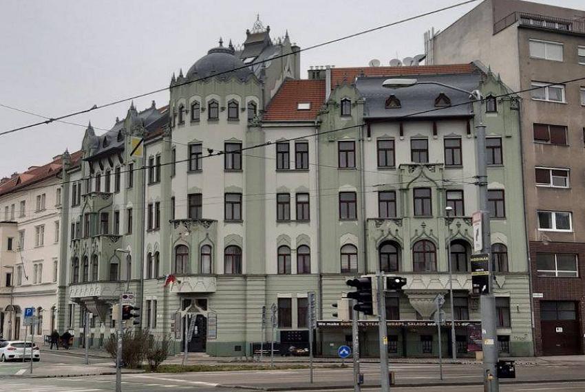 Nebytové priestory s vlastným zázemím 107m2, Šafárikovo nám.