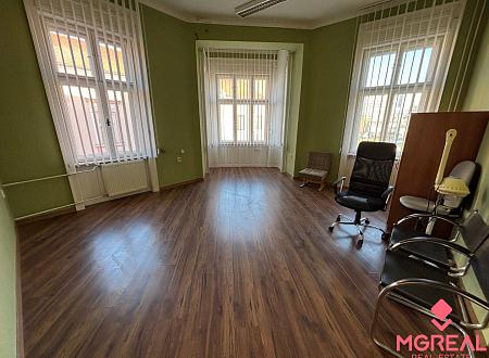 Kancelária  3 centrum Topoľčany / PRENÁJOM