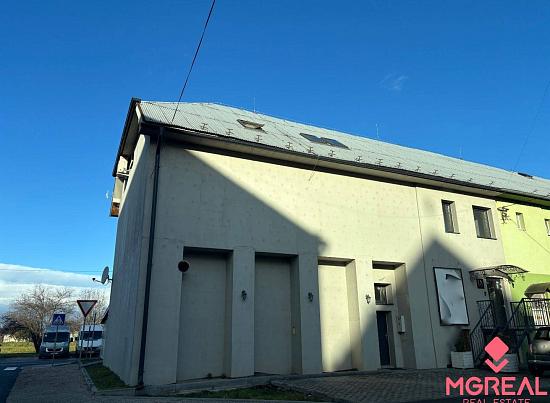 Polyfunkčná budova Bošany