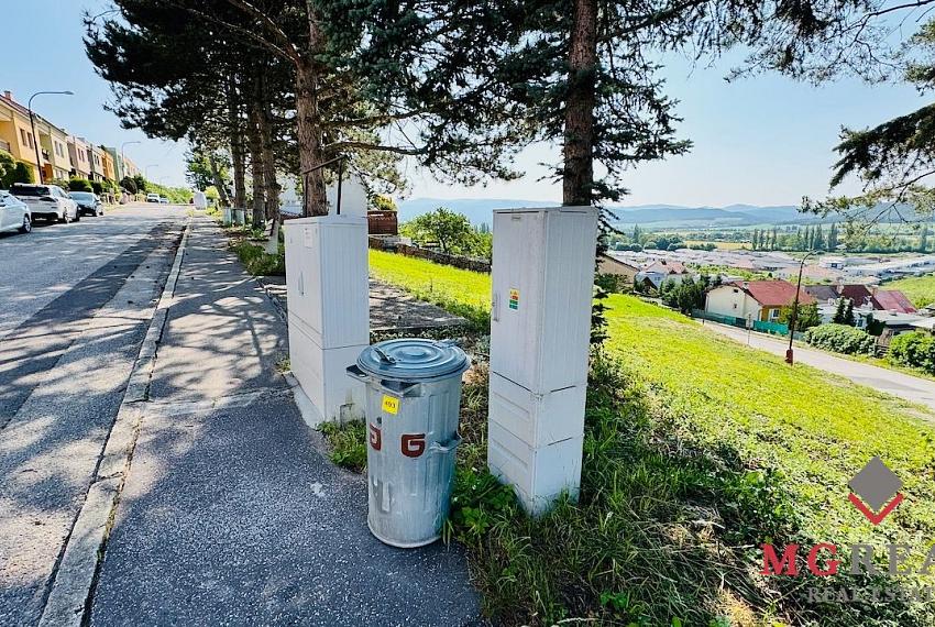 Na predaj slnečný stavebný pozemok 631 m2 v Partizánskom – časť Stráne