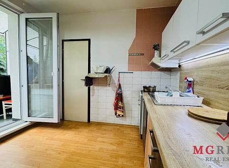 Na predaj 3 i VM byt 83 m2 Partizánske – Luhy, bálkón, špajza, výťah