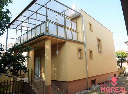 Podnikanie - bývanie - 2x dom Topoľčany