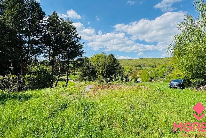 Na predaj stavebný pozemok 1052 m² – Horná Ves, časť Pacov