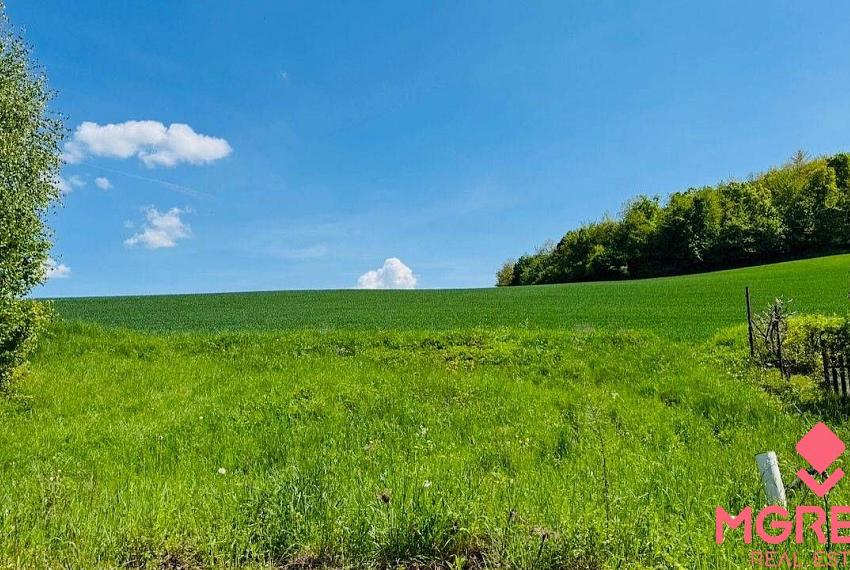 Na predaj stavebný pozemok 1052 m² – Horná Ves, časť Pacov