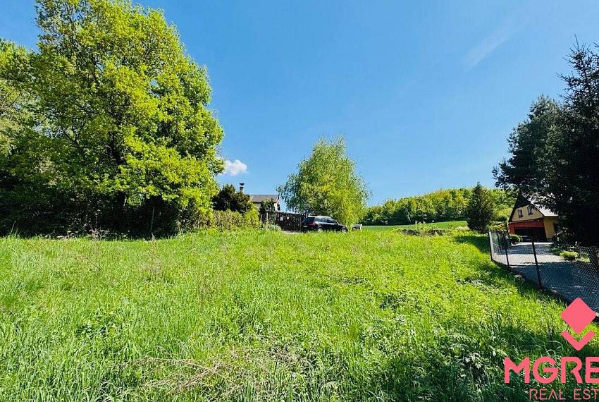 Na predaj stavebný pozemok 1052 m² – Horná Ves, časť Pacov