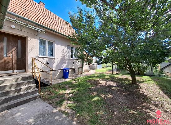 Rodinný dom s veľkým pozemkom - Kamanová