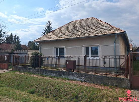 Na predaj rodinný dom so záhradou v obci Dolný Pial 