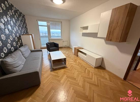 2 izbový byt s balkónom Topoľčany / VYPLATENA ZALOHA