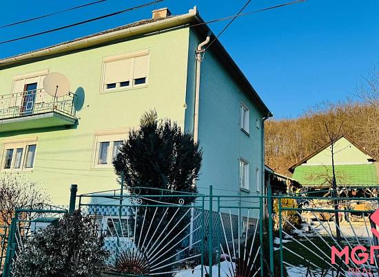 Na predaj dvojgeneračný 6 i RD Horná Ves - pozemok 800 m2