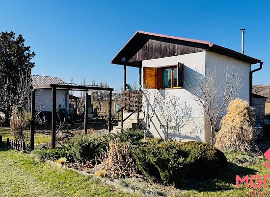 Na predaj záhradná chatka s pozemkom 300 m2 v Partizánskom – pri Bagri