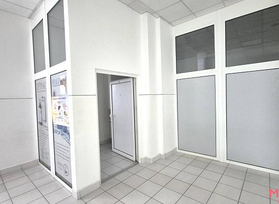 Prenájom priestoru - Topoľčany - námestie