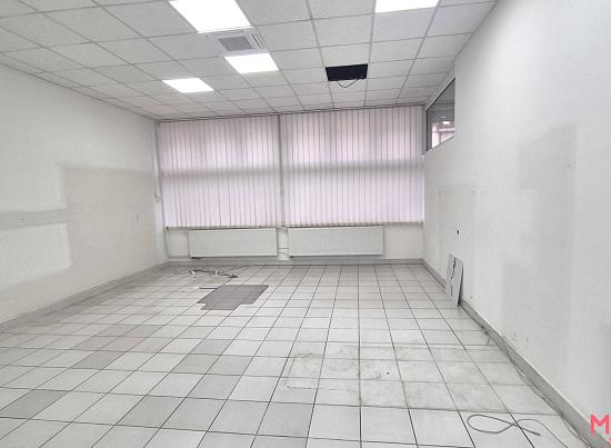 Prenájom priestoru - Topoľčany - námestie