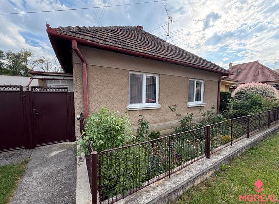 Zachovalý rodinný dom Urmince 